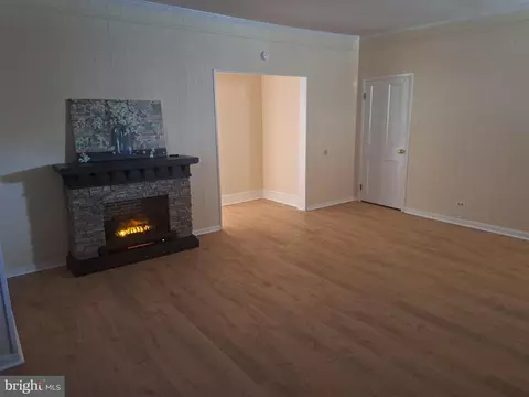 407 East St, Delmar, MD 21875 photo 2