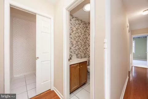 Entry Way - 4337 Sturbridge Dr, Salisbury, MD 21804 photo 3 of 5