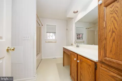 Bath - 4337 Sturbridge Dr, Salisbury, MD 21804 photo 3 of 6