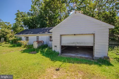 Exterior - 605 4th St, Sharptown, MD 21861 photo 2 of 6