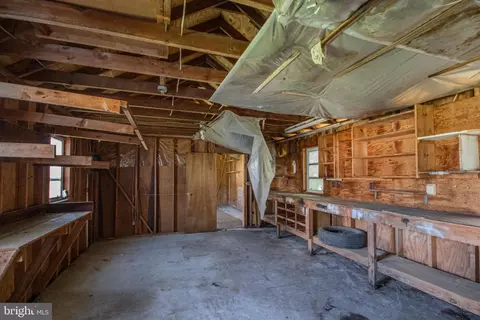 Entry Way - 605 4th St, Sharptown, MD 21861 photo 6 of 7