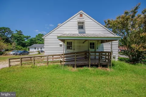 Exterior - 605 4th St, Sharptown, MD 21861 photo 4 of 6
