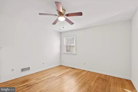 Bedroom - 625 Pine Bluff Rd, Salisbury, MD 21801 photo 2 of 5