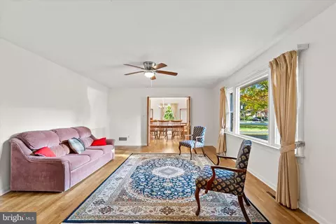 Living - 625 Pine Bluff Rd, Salisbury, MD 21801 photo 1 of 7