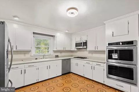 Kitchen - 625 Pine Bluff Rd, Salisbury, MD 21801 photo 2 of 2