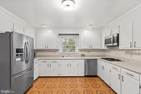Kitchen - 625 Pine Bluff Rd, Salisbury, MD 21801 photo 1 of 2