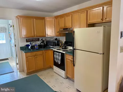 Kitchen - 211 Poplar St, Delmar, MD 21875 photo 1 of 2