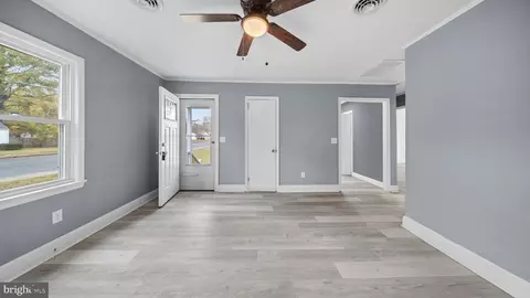 Living - 1007 Spring Ave, Salisbury, MD 21804 photo 1 of 1