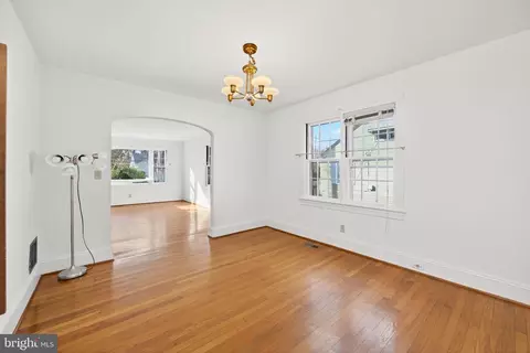 Dining - 221 North Blvd, Salisbury, MD 21801 photo 1 of 1