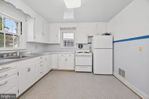 Kitchen - 221 North Blvd, Salisbury, MD 21801 photo 2 of 3
