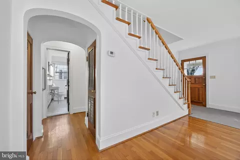 Entry Way - 221 North Blvd, Salisbury, MD 21801 photo 3 of 5