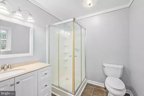 Bath - 26792 Porter Mill Rd, Hebron, MD 21830 photo 5 of 14