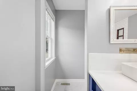 Entry Way - 26792 Porter Mill Rd, Hebron, MD 21830 photo 5 of 6