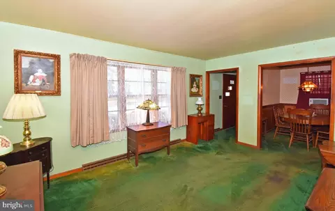 Living - 4301 Tyaskin Rd, Tyaskin, MD 21865 photo 1 of 5
