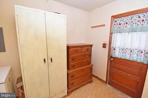 Entry Way - 4301 Tyaskin Rd, Tyaskin, MD 21865 photo 1 of 2