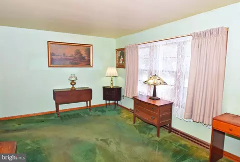 Living - 4301 Tyaskin Rd, Tyaskin, MD 21865 photo 4 of 5