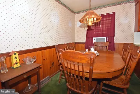 Dining - 4301 Tyaskin Rd, Tyaskin, MD 21865 photo 1 of 3