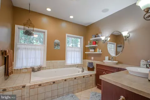 Bath - 7395 Cherry Walk Rd, Hebron, MD 21830 photo 1 of 5