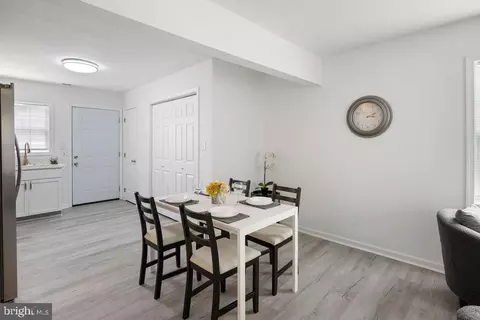 Entry Way - 902 Hanson St, Salisbury, MD 21801 photo 5 of 10