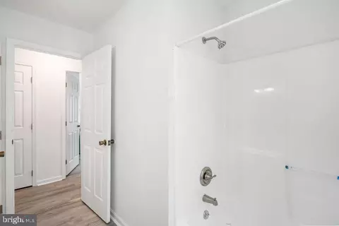 Entry Way - 902 Hanson St, Salisbury, MD 21801 photo 9 of 10