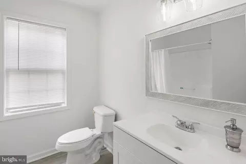 Entry Way - 902 Hanson St, Salisbury, MD 21801 photo 10 of 10