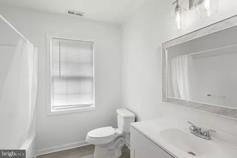 Entry Way - 902 Hanson St, Salisbury, MD 21801 photo 8 of 10