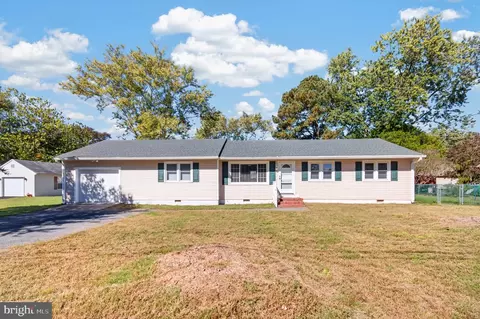104 Walden Dr, Fruitland, MD 21826