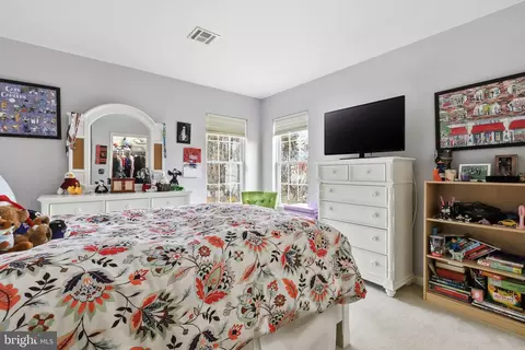 Bedroom - 28180 Pathfinder Ct, Salisbury, MD 21801 photo 4 of 8
