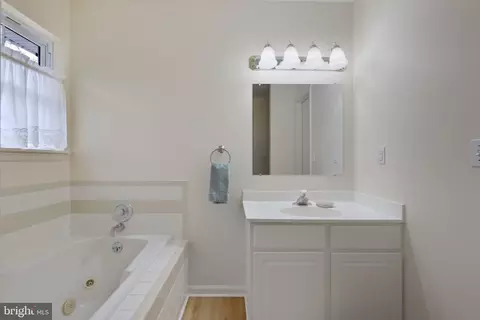 Bath - 28180 Pathfinder Ct, Salisbury, MD 21801 photo 2 of 2