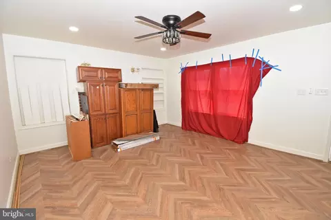 Living - 1201 Shawnee Ave, Salisbury, MD 21801 photo 3 of 4