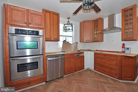 Kitchen - 1201 Shawnee Ave, Salisbury, MD 21801 photo 1 of 2