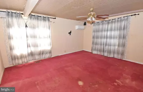 Living - 1201 Shawnee Ave, Salisbury, MD 21801 photo 4 of 4