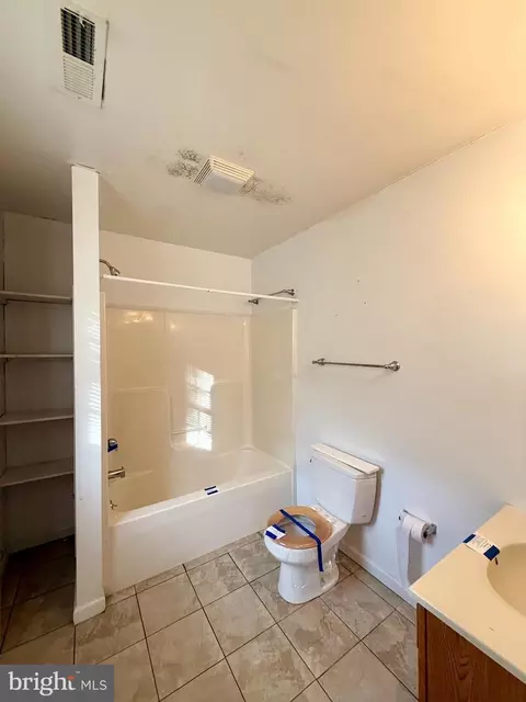 Bath - 508 Christopher St, Salisbury, MD 21804 photo 1 of 4