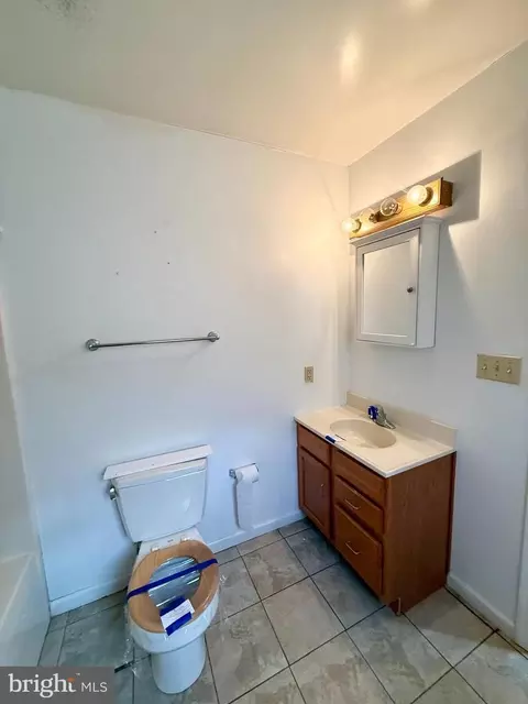 Bath - 508 Christopher St, Salisbury, MD 21804 photo 2 of 4
