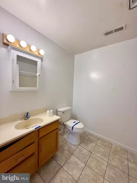 Bath - 508 Christopher St, Salisbury, MD 21804 photo 3 of 4