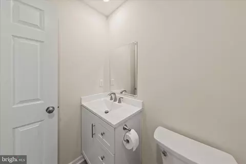 Bath - 800 East Rd, Salisbury, MD 21801 photo 2 of 3