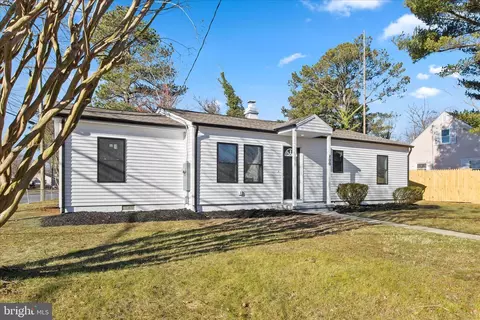 Exterior - 800 East Rd, Salisbury, MD 21801 photo 2 of 3
