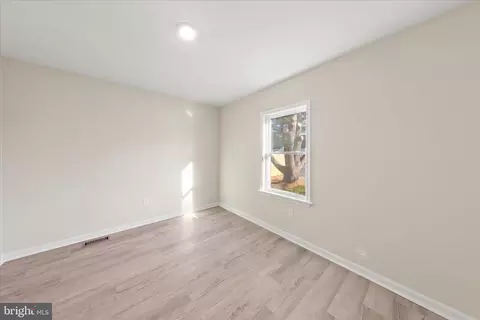 Entry Way - 800 East Rd, Salisbury, MD 21801 photo 5 of 5