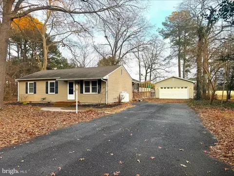 1515 Magnolia Dr, Salisbury, MD 21804