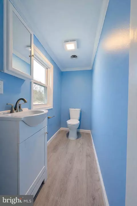 Bath - 703 Madison St, Salisbury, MD 21804 photo 1 of 1