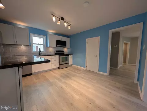 Entry Way - 703 Madison St, Salisbury, MD 21804 photo 2 of 4