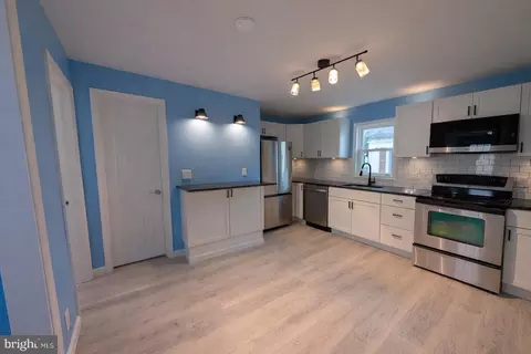 Entry Way - 703 Madison St, Salisbury, MD 21804 photo 1 of 4