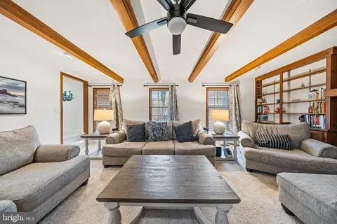 Living - 3776 Devonshire Dr, Salisbury, MD 21804 photo 2 of 4