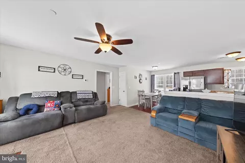 Entry Way - 9019 Stage Rd, Delmar, MD 21875 photo 4 of 6