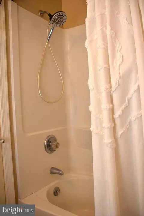 Bath - 1026 Heron Ct, Salisbury, MD 21804 photo 3 of 3