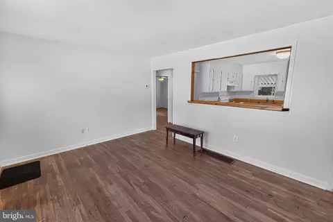 Living - 316 S Haven Ave, Salisbury, MD 21804 photo 2 of 4