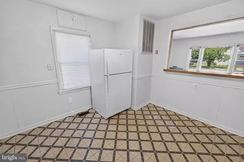 Entry Way - 316 S Haven Ave, Salisbury, MD 21804 photo 1 of 8