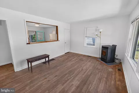 Living - 316 S Haven Ave, Salisbury, MD 21804 photo 3 of 4