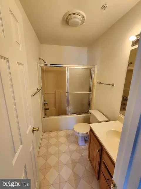 Bath - 700 Canvasback Ct #700, Salisbury, MD 21804 photo 3 of 6