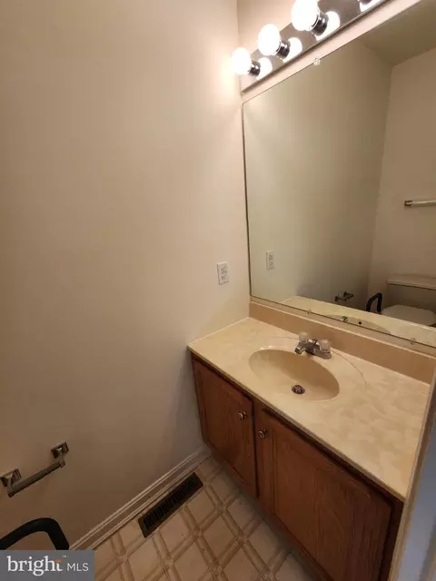 Bath - 700 Canvasback Ct #700, Salisbury, MD 21804 photo 2 of 6